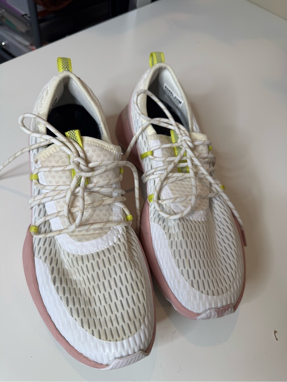 Sorel Kinetic Lite Lace Sneakers Women’s Size 8 White Pink Neon Athletic Shoes
